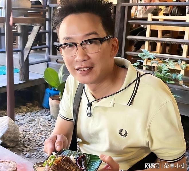 个女儿漂亮又有才华儿子是亿万富豪家庭美满J9真人游戏第一品牌他信的3个孩子：两(图6)